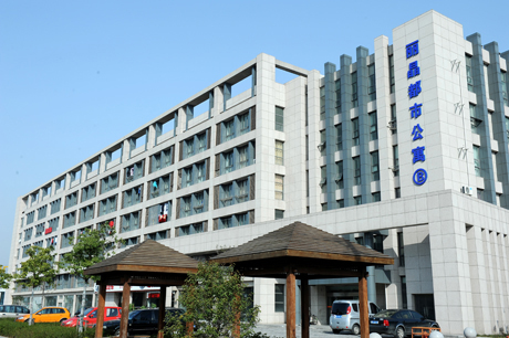 麗晶都市公寓分為A、B兩個區域，其中A區位于揚州市邗江區江陽路南側、百祥路東側、汽車西站西側，總建筑面積11138.32平方米；B區位于江陽路南側、百祥路西側、玉峰汽車4S店東側，總建筑面積8504.07平方米